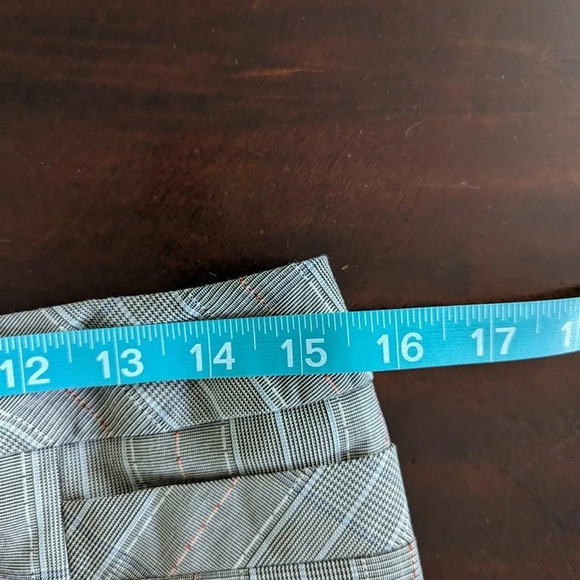 Worthington Petite Stretch Tan Tartan Plaid Trousers  Size 8P - Picture 7 of 9